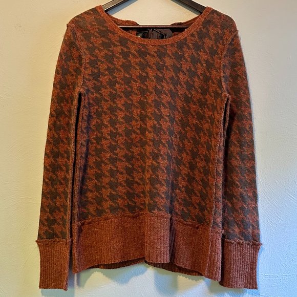 Neesh by D.A.R Open Back with Ribbon Sweater in Rustie Brown/Orange Size Small - Picture 1 of 16